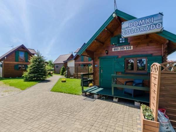 Apartamentowe Domki Drewniane Colorado Villa Karwia Buitenkant foto